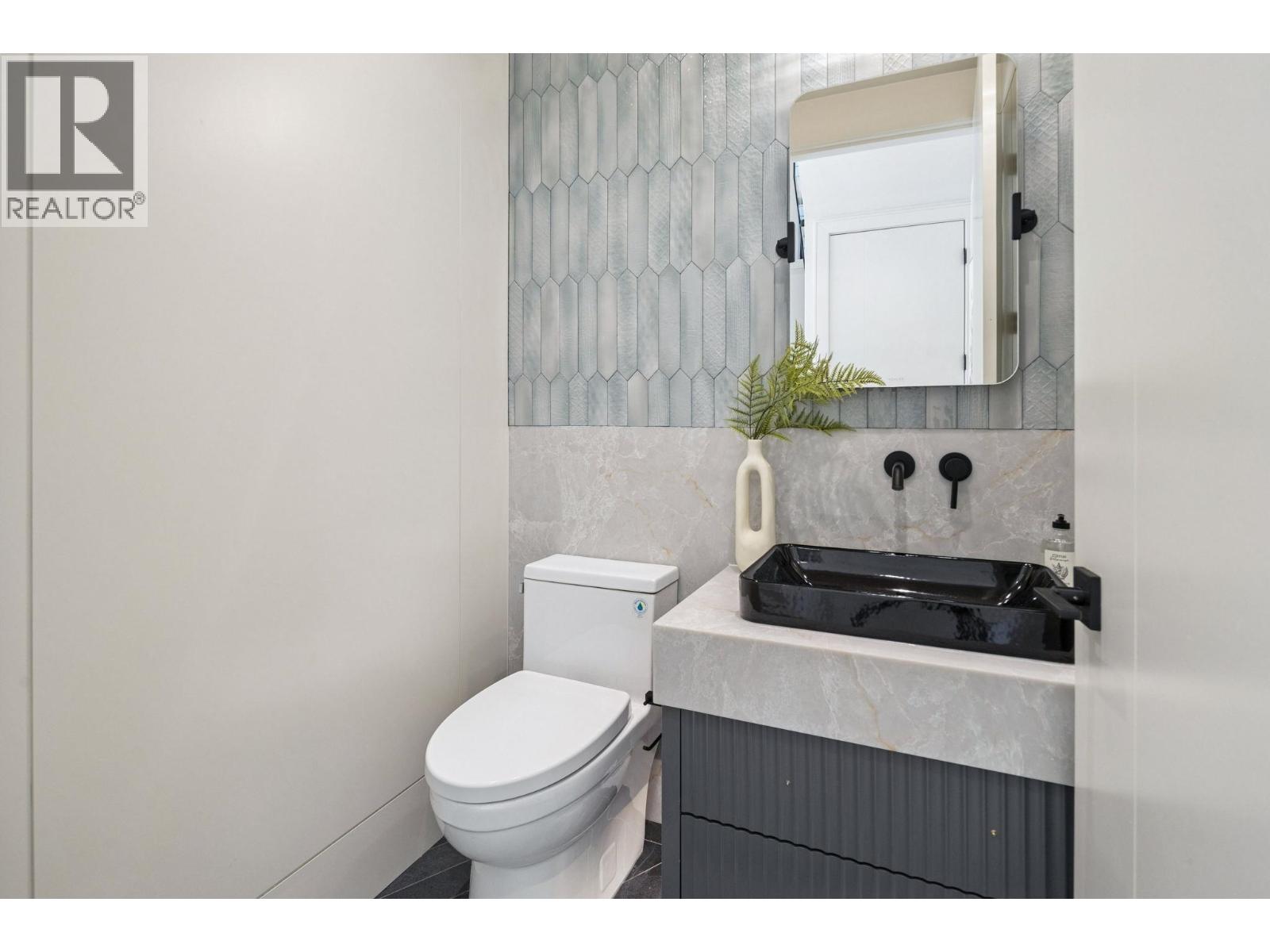 2 3036 W 13th Avenue, Vancouver, British Columbia  V6K 2V2 - Photo 13 - R3109039