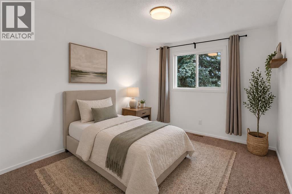 79 Scenic Way NW, Calgary, Alberta  T3L 1B4 - Photo 12 - A2304539