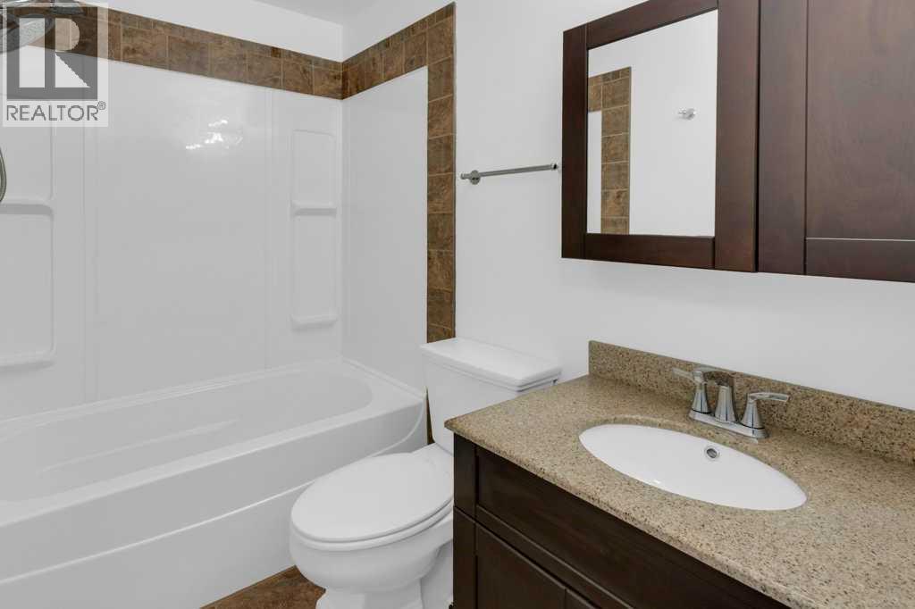 79 Scenic Way NW, Calgary, Alberta  T3L 1B4 - Photo 13 - A2304539