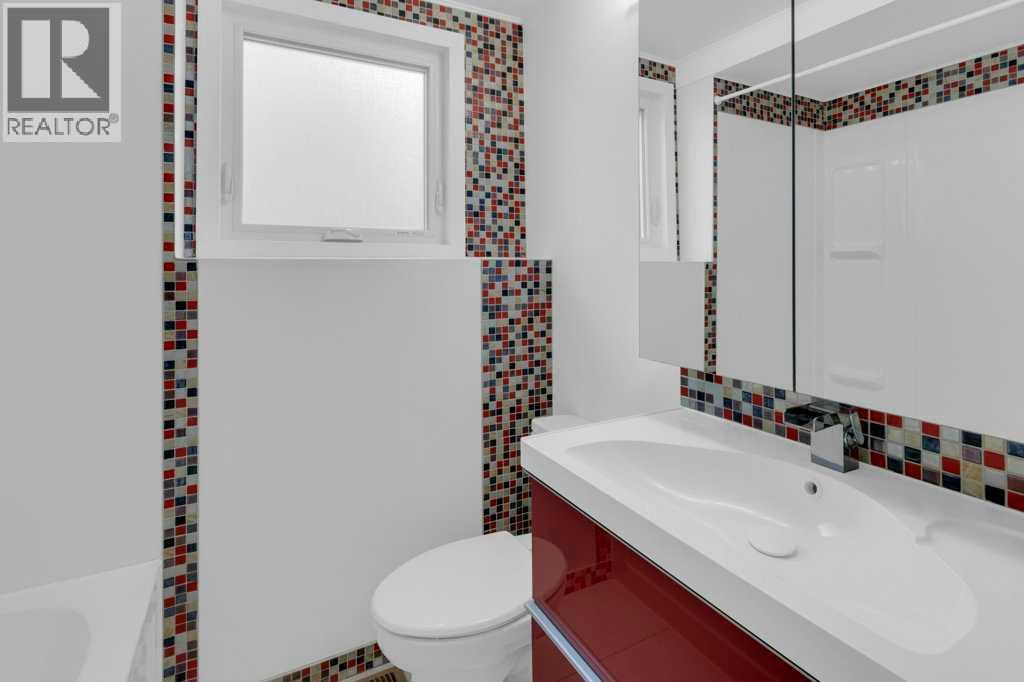 79 Scenic Way NW, Calgary, Alberta  T3L 1B4 - Photo 19 - A2304539