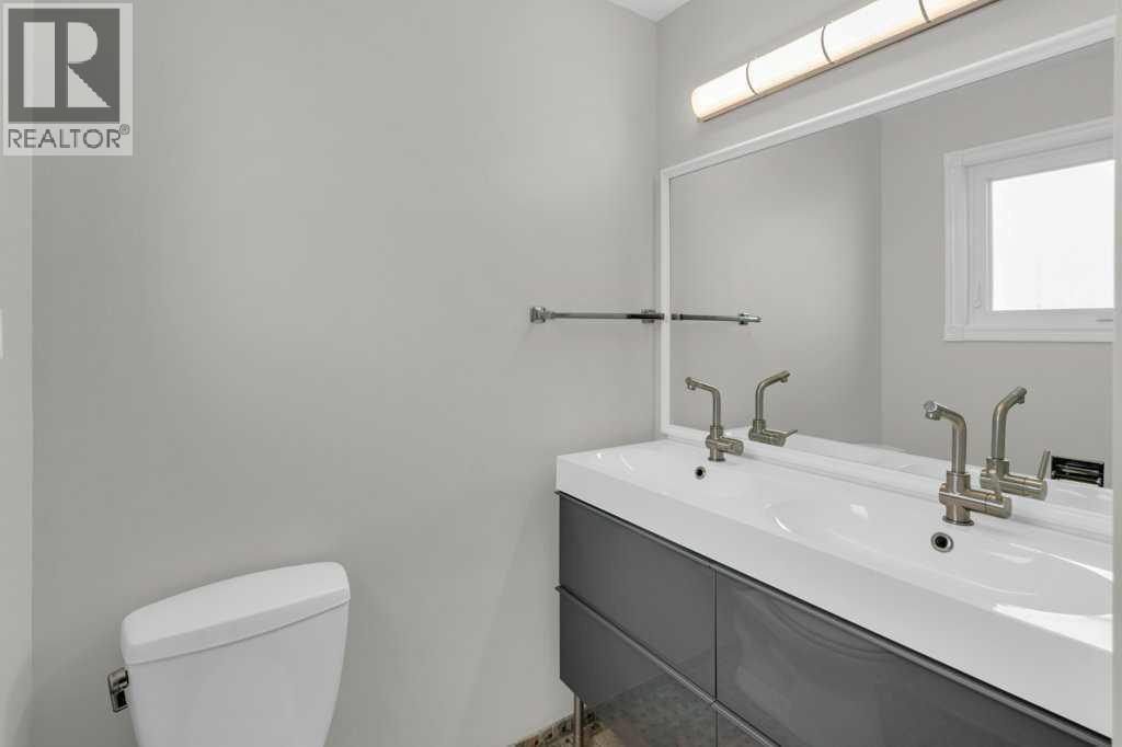 79 Scenic Way NW, Calgary, Alberta  T3L 1B4 - Photo 10 - A2304539