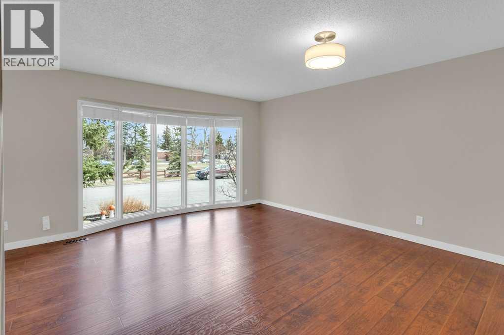 79 Scenic Way NW, Calgary, Alberta  T3L 1B4 - Photo 24 - A2304539