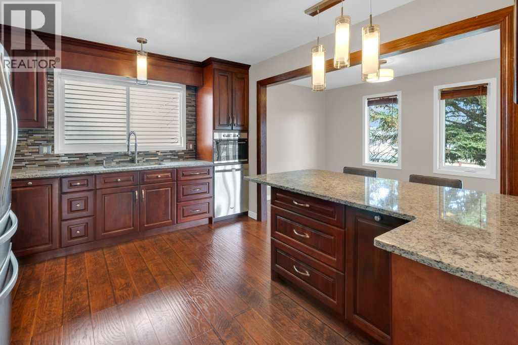 79 Scenic Way NW, Calgary, Alberta  T3L 1B4 - Photo 7 - A2304539