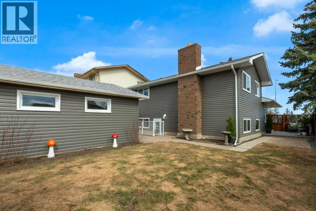 79 Scenic Way NW, Calgary, Alberta  T3L 1B4 - Photo 47 - A2304539