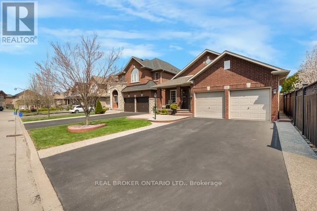51 SUNDANCE CRESCENT, Hamilton, Ontario