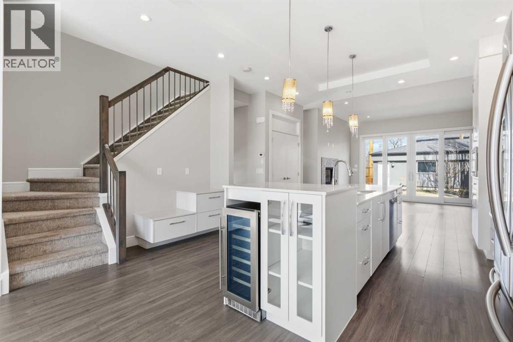 2052 46 Avenue SW, Calgary, Alberta  T2T 2R9 - Photo 9 - A2304239