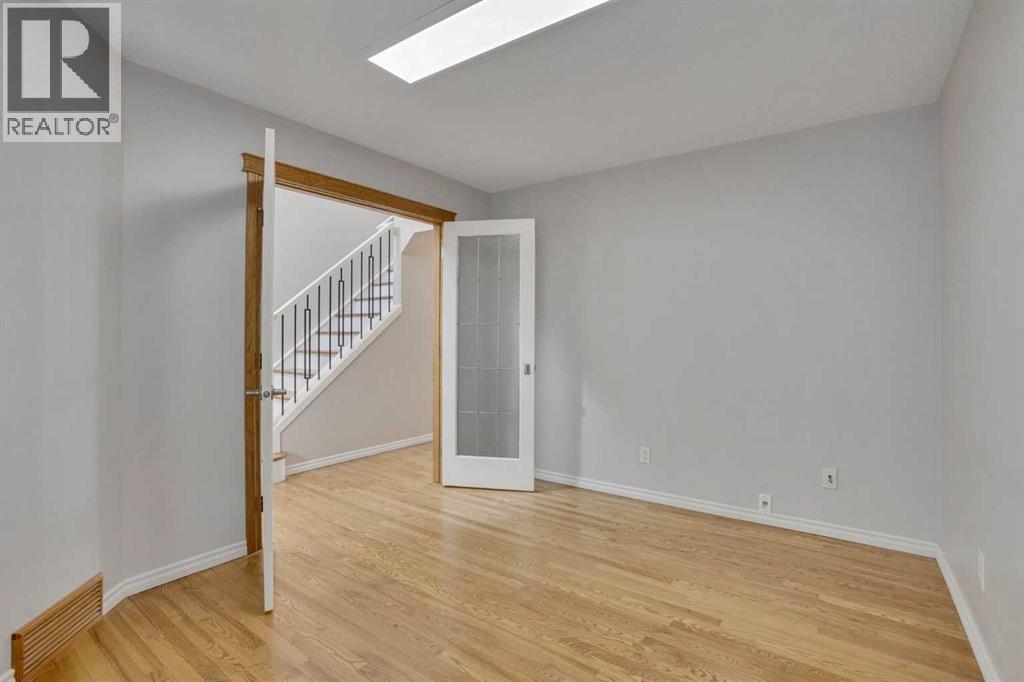 143 Country Hills View Nw, Calgary, Alberta  T3K 5B5 - Photo 4 - A2304998