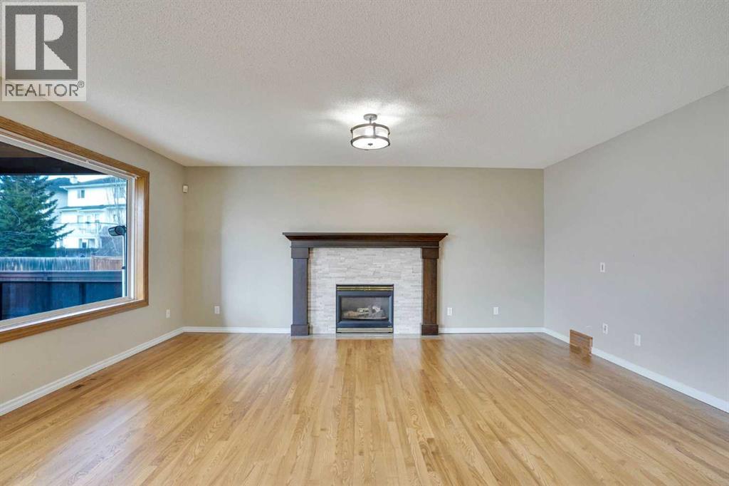 143 Country Hills View Nw, Calgary, Alberta  T3K 5B5 - Photo 7 - A2304998