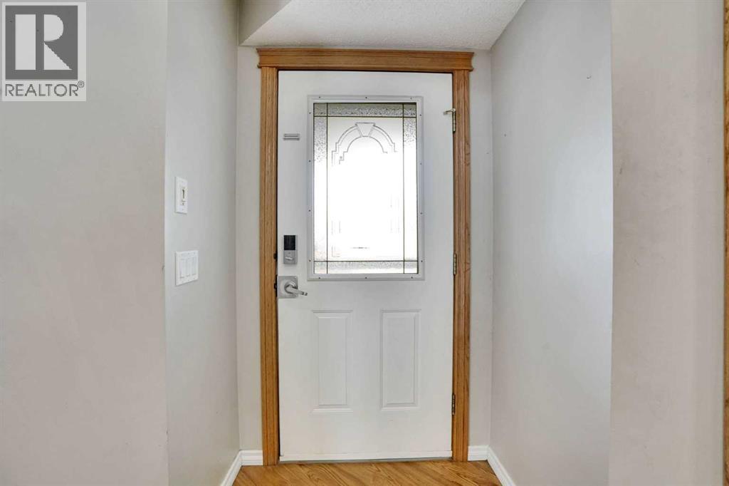 143 Country Hills View Nw, Calgary, Alberta  T3K 5B5 - Photo 2 - A2304998