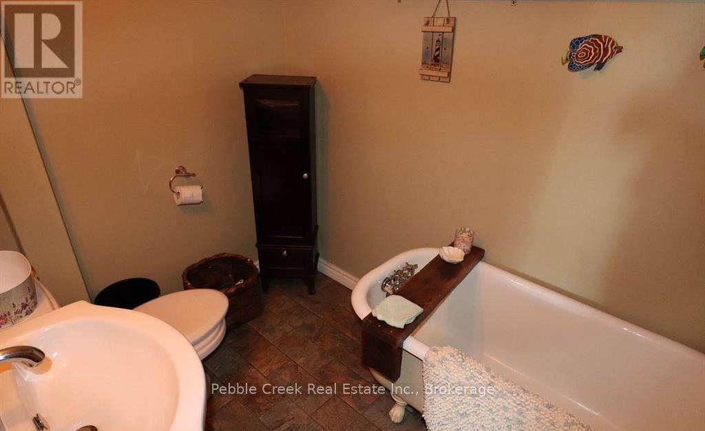 85042 Bluewater Highway, Ashfield-Colborne-Wawanosh, Ontario  N7A 3X9 - Photo 21 - X13041168