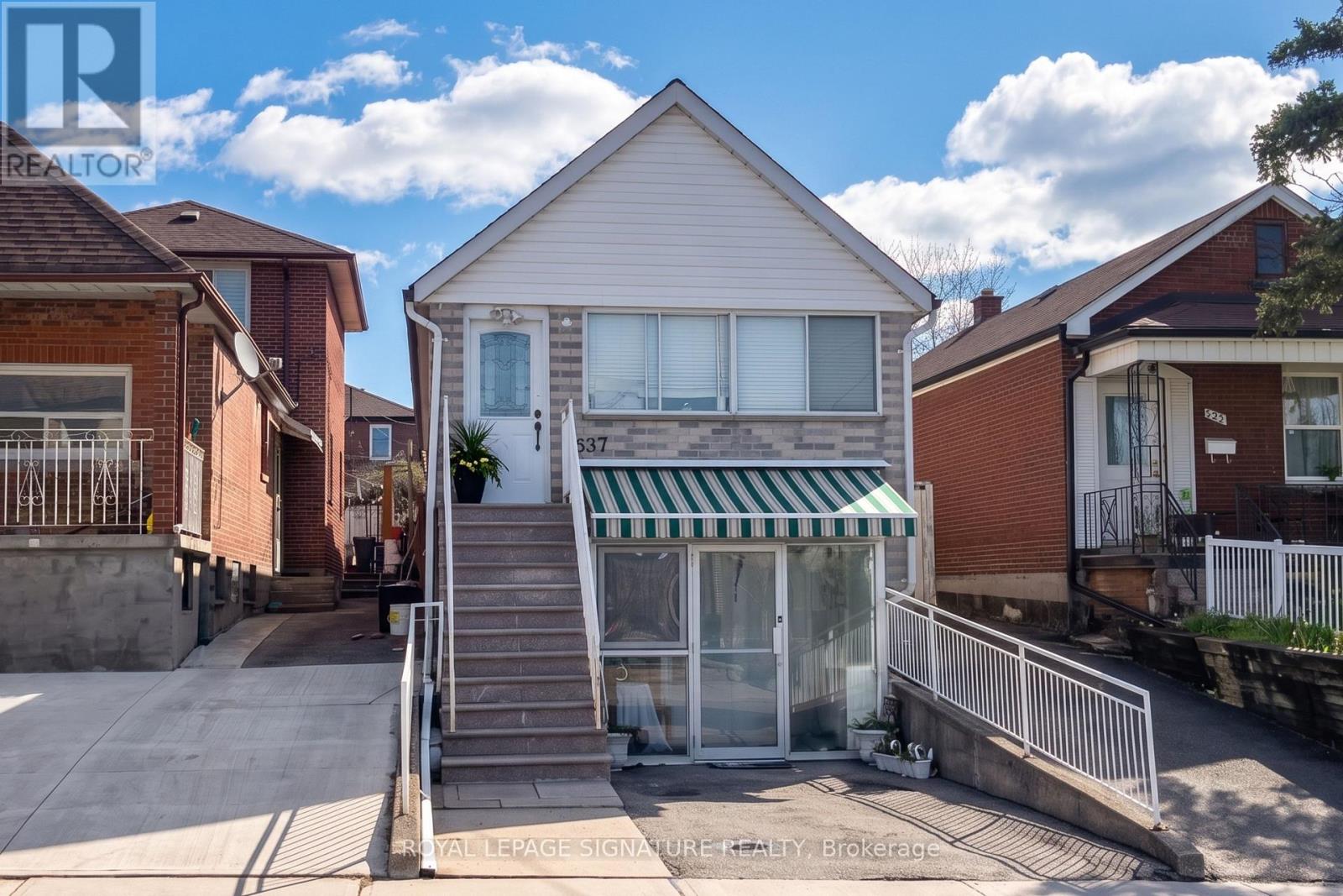 537 WESTMOUNT AVENUE, Toronto, Ontario