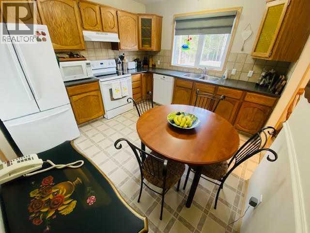 158 Maligne Drive, Hinton, Alberta  T7V 1J4 - Photo 8 - A2304599