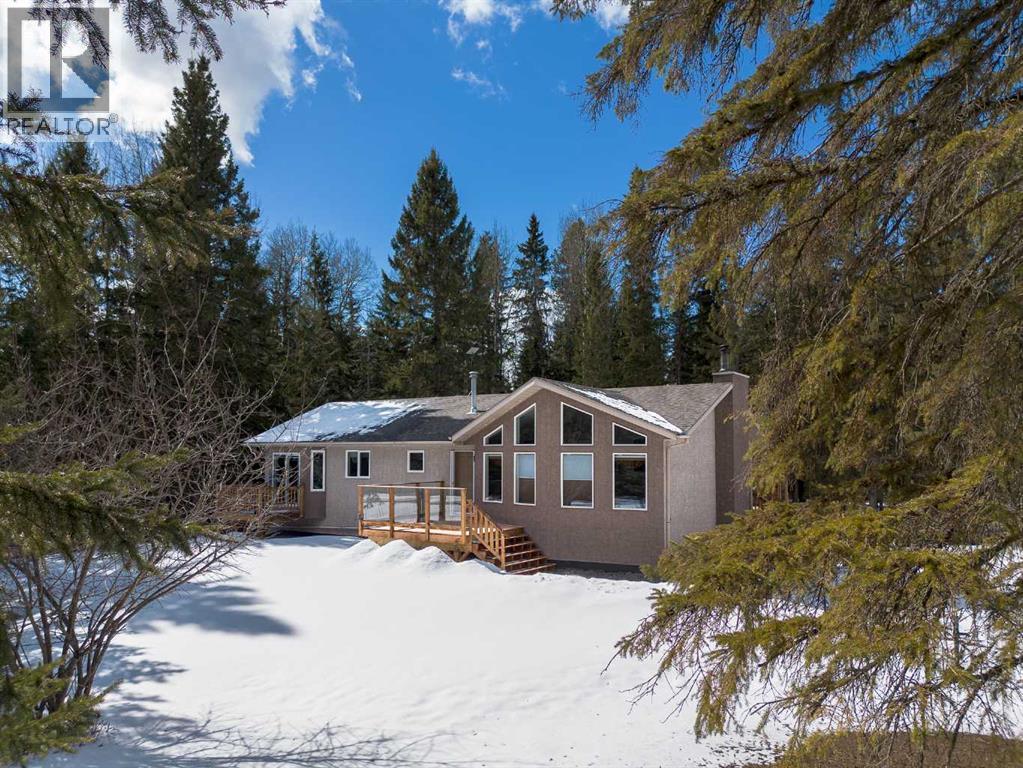 421 Clearwater Drive, Rural Clearwater County, Alberta  T4T 2A2 - Photo 2 - A2301178