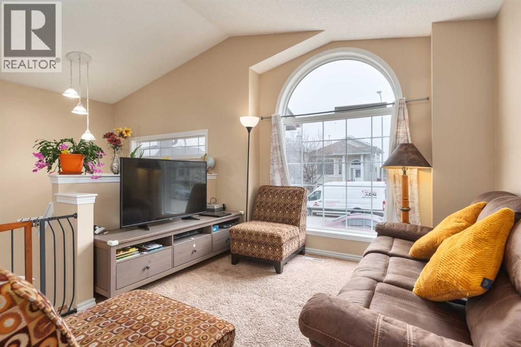 135 Covewood Close NE, Calgary, Alberta  T3K 4Z8 - Photo 4 - A2301463