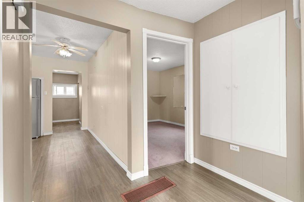 118 2 Street SE, Redcliff, Alberta  T0J 2P0 - Photo 6 - A2290441