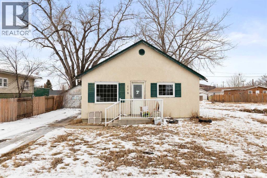 118 2 Street SE, Redcliff, Alberta  T0J 2P0 - Photo 2 - A2290441