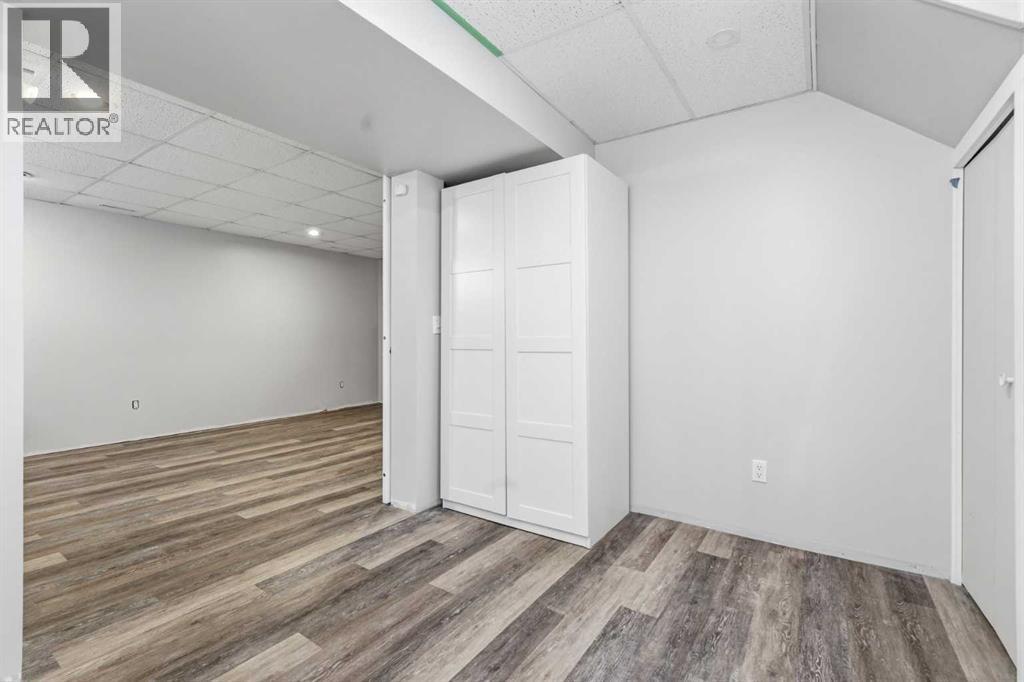 1 Thorncliffe Crescent NW, Calgary, Alberta  T2K 3A9 - Photo 21 - A2290536