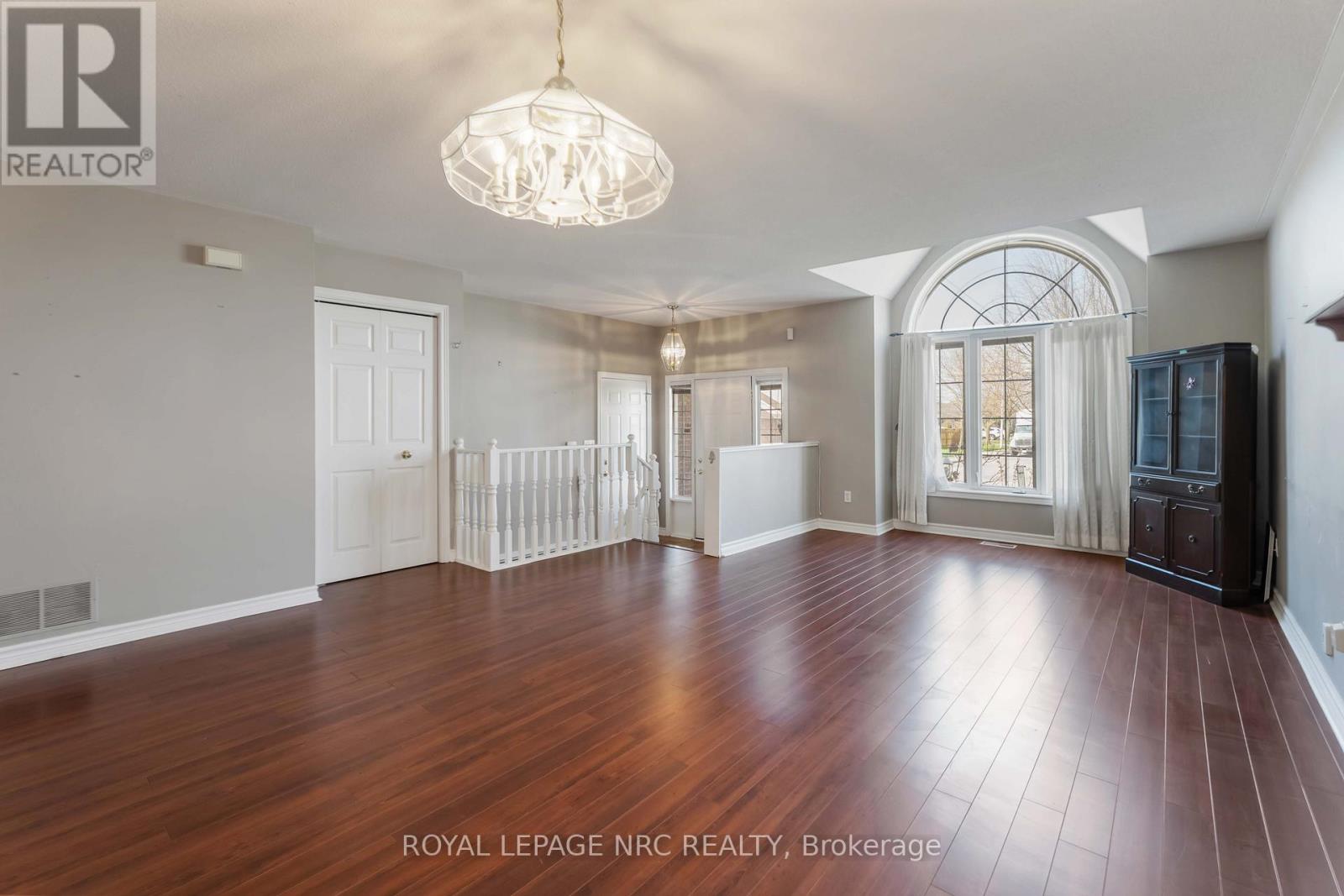 7900 Ascot Circle, Niagara Falls, Ontario  L2H 3E4 - Photo 10 - X13045254