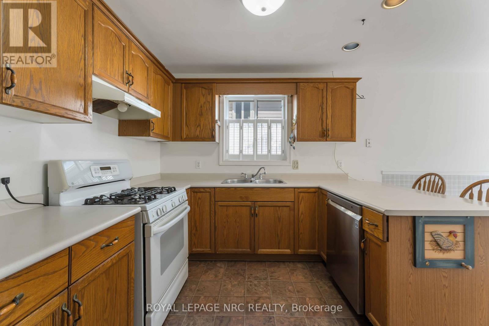 7900 Ascot Circle, Niagara Falls, Ontario  L2H 3E4 - Photo 11 - X13045254