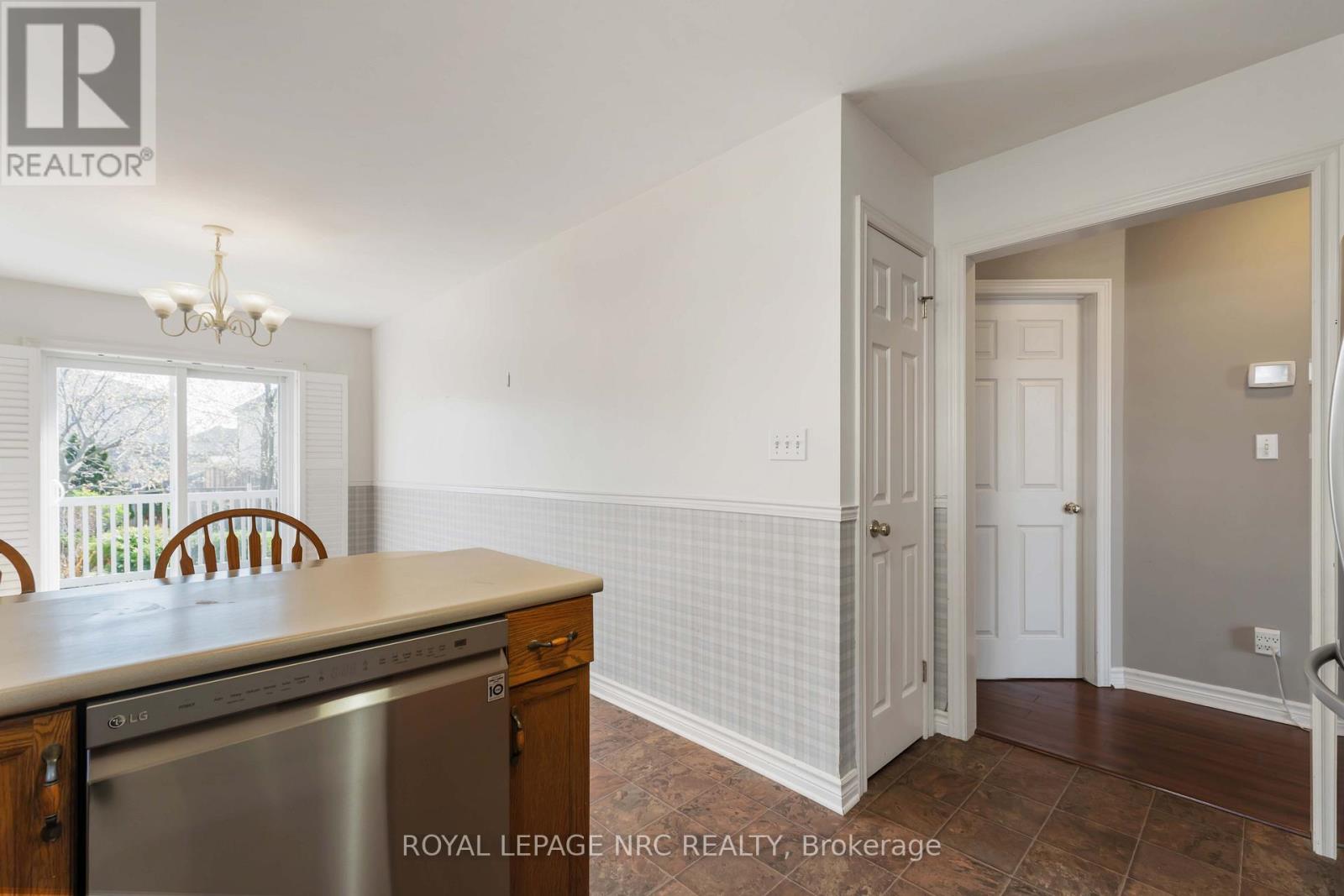 7900 Ascot Circle, Niagara Falls, Ontario  L2H 3E4 - Photo 14 - X13045254