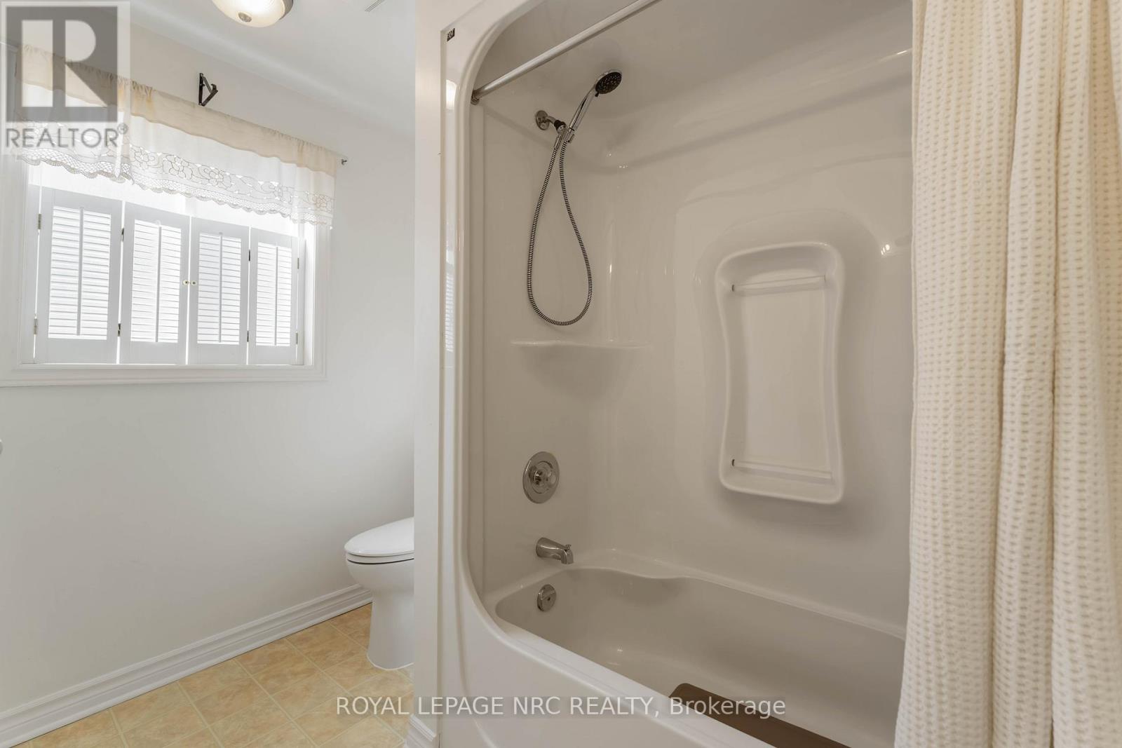 7900 Ascot Circle, Niagara Falls, Ontario  L2H 3E4 - Photo 24 - X13045254