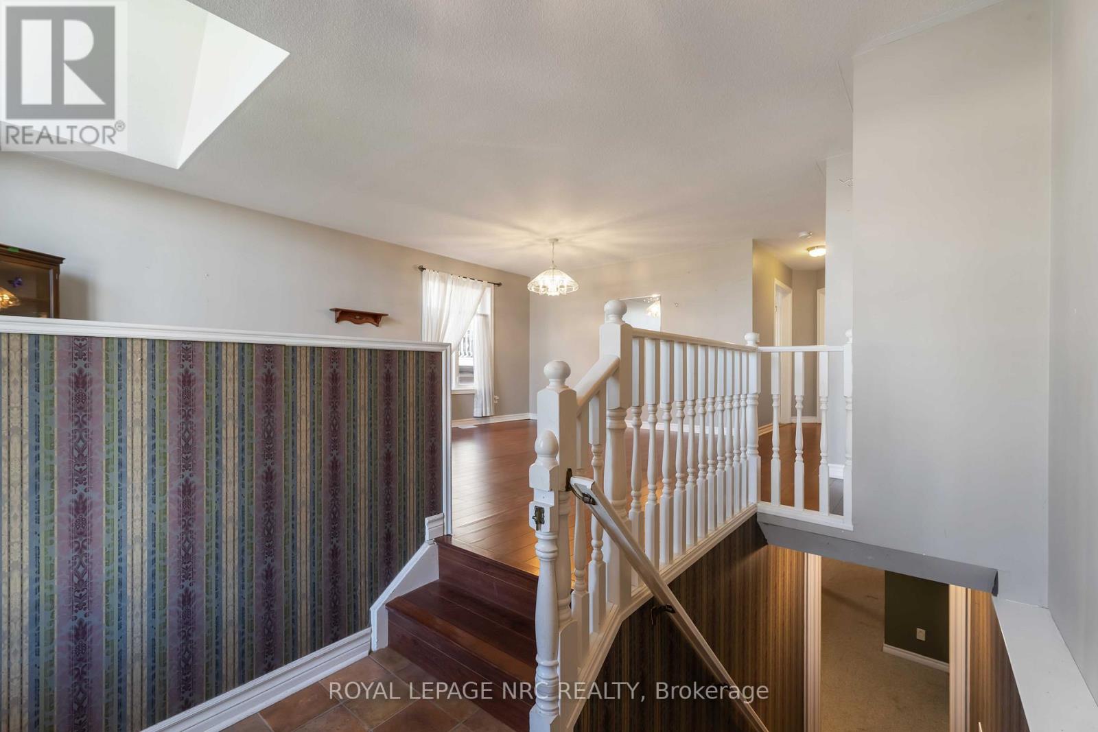 7900 Ascot Circle, Niagara Falls, Ontario  L2H 3E4 - Photo 5 - X13045254