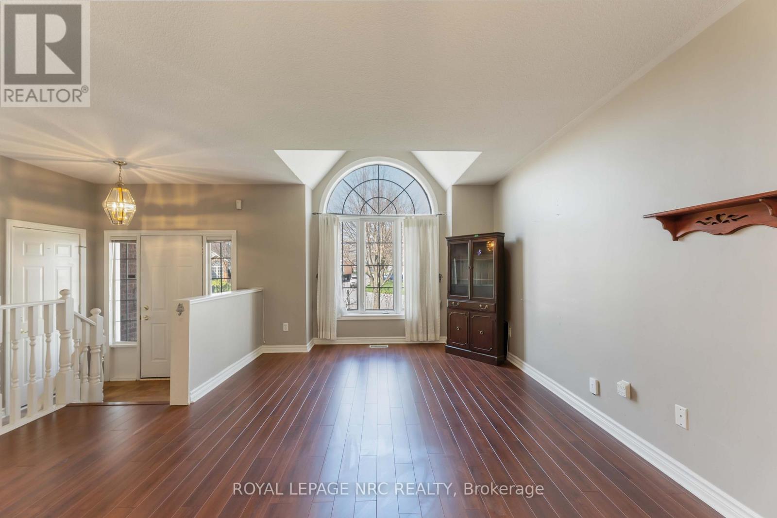 7900 Ascot Circle, Niagara Falls, Ontario  L2H 3E4 - Photo 6 - X13045254