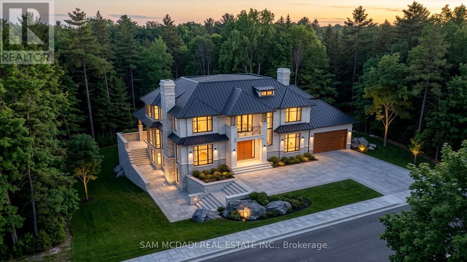 1322 Birchview Drive, Mississauga, Ontario  L5H 3E4 - Photo 2 - W12859562