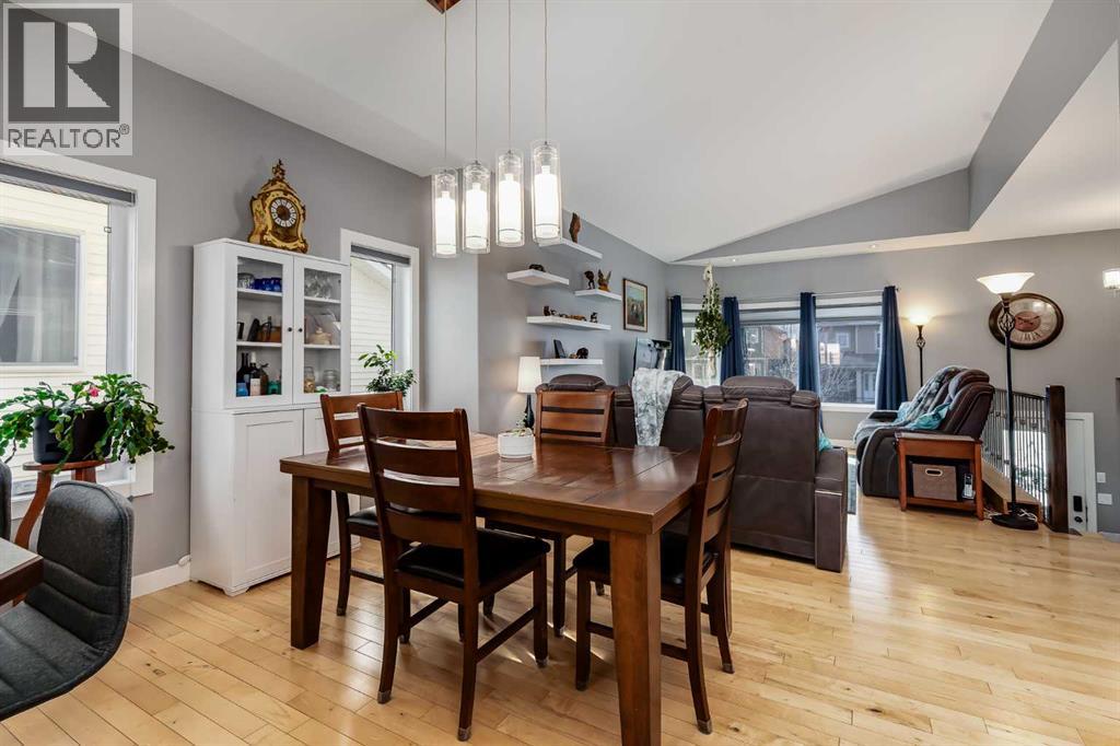 12 Mcclung Gate, Carstairs, Alberta  T0M 0N0 - Photo 7 - A2302275