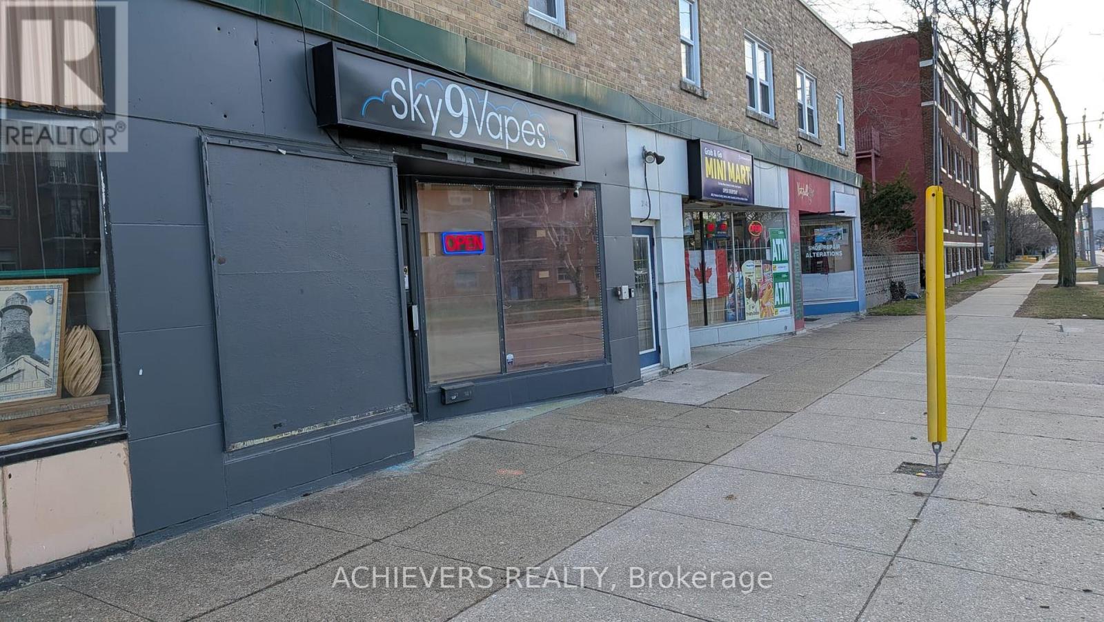 2149 University Avenue W, Windsor, Ontario  N9B 1E3 - Photo 4 - X13045250