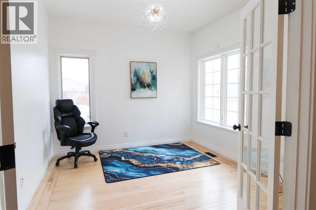 4 Heritage Point W, Lethbridge, Alberta  T1K 7Z4 - Photo 4 - A2302821