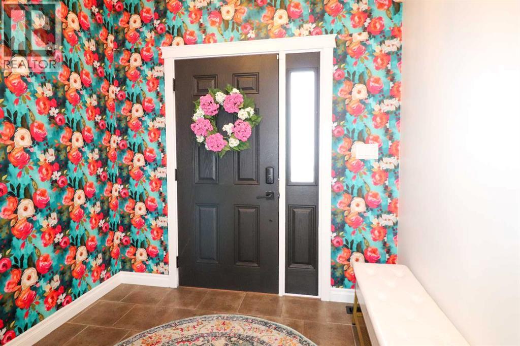 4 Heritage Point W, Lethbridge, Alberta  T1K 7Z4 - Photo 3 - A2302821