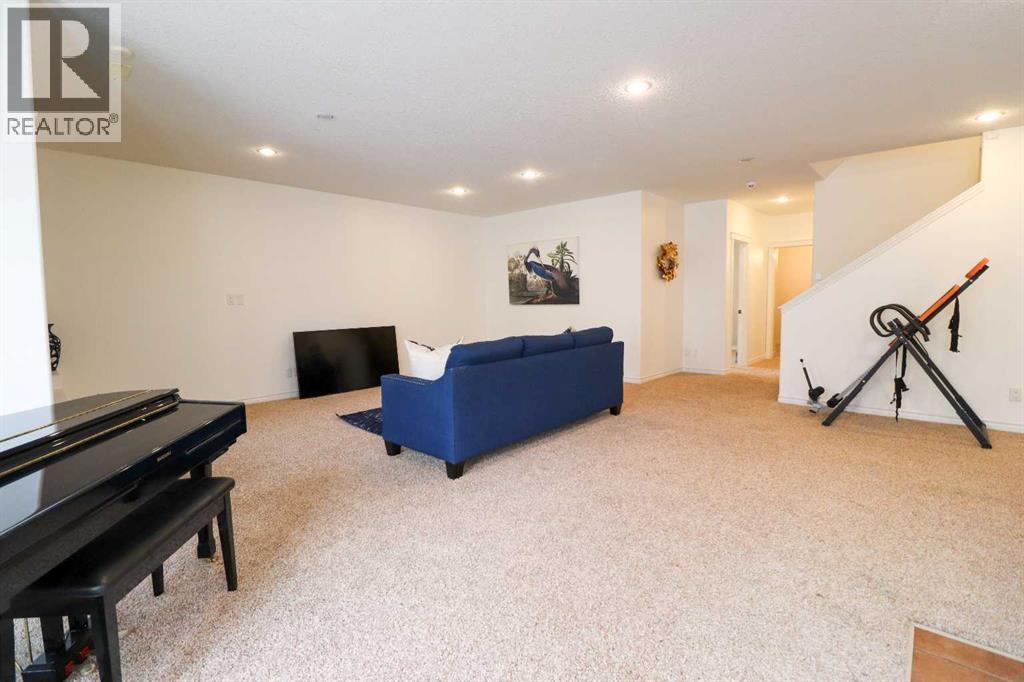 4 Heritage Point W, Lethbridge, Alberta  T1K 7Z4 - Photo 33 - A2302821