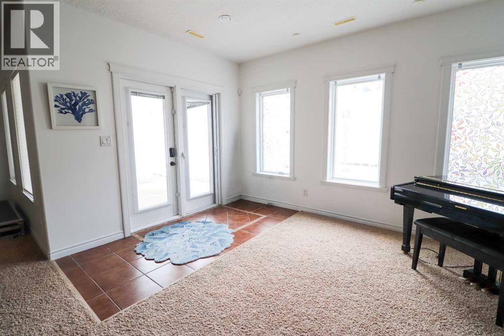 4 Heritage Point W, Lethbridge, Alberta  T1K 7Z4 - Photo 37 - A2302821