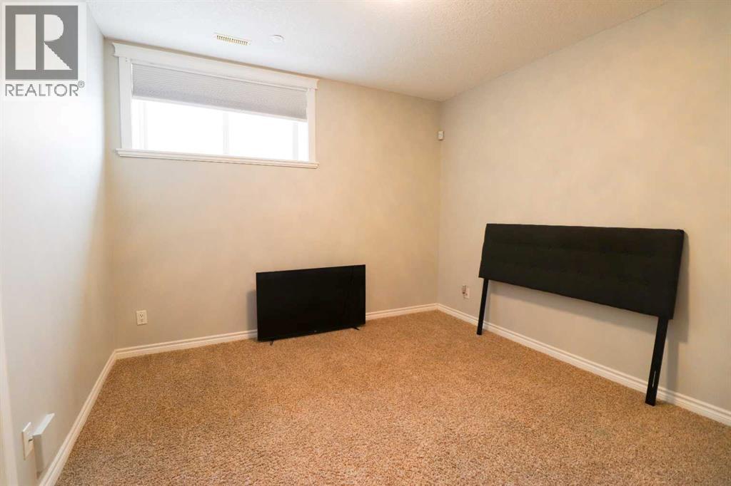 4 Heritage Point W, Lethbridge, Alberta  T1K 7Z4 - Photo 38 - A2302821