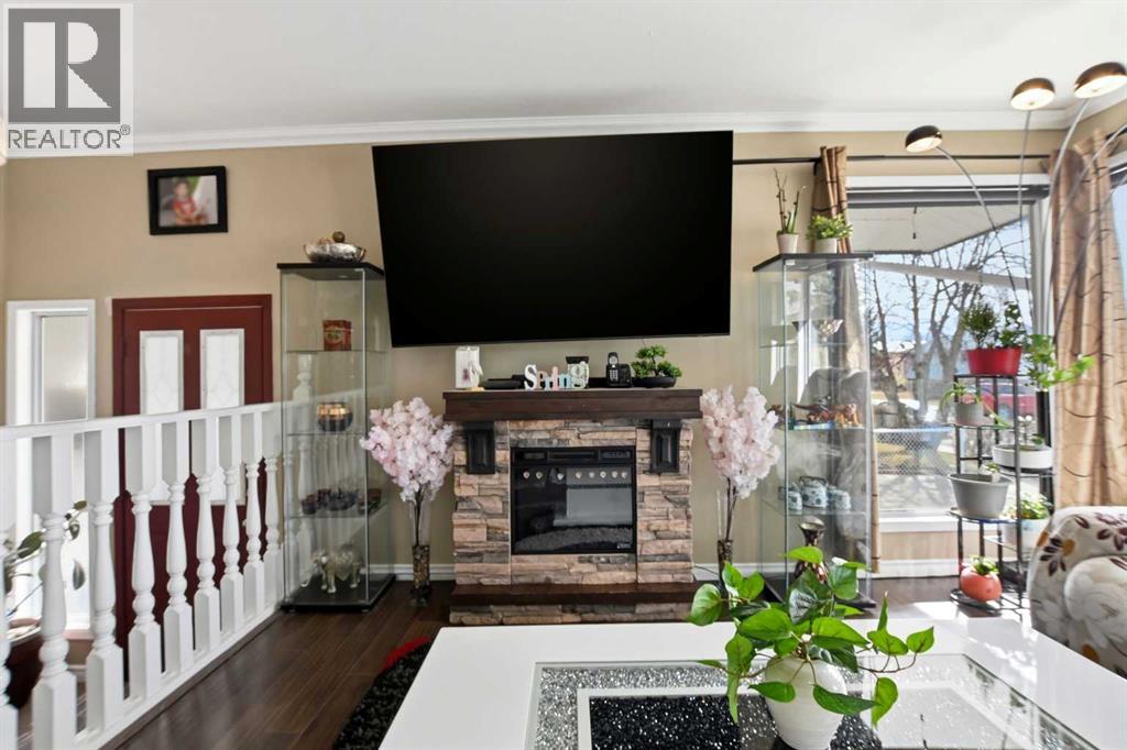 5218 Silverthorn Road, Olds, Alberta  T4H 1B1 - Photo 7 - A2301872