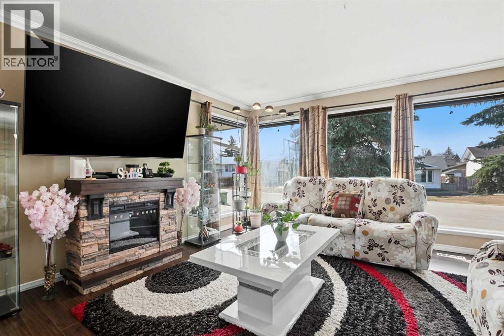 5218 Silverthorn Road, Olds, Alberta  T4H 1B1 - Photo 8 - A2301872