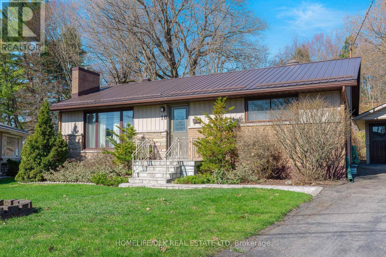 10 Oak Crescent, Brockville, Ontario  K6V 5R6 - Photo 2 - X13045264