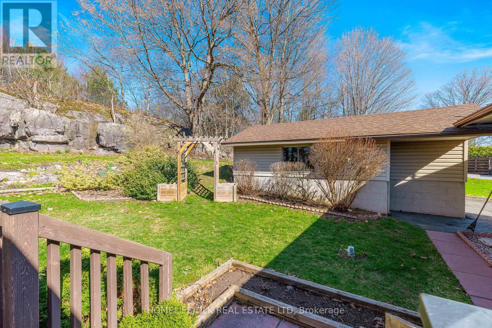 10 Oak Crescent, Brockville, Ontario  K6V 5R6 - Photo 5 - X13045264