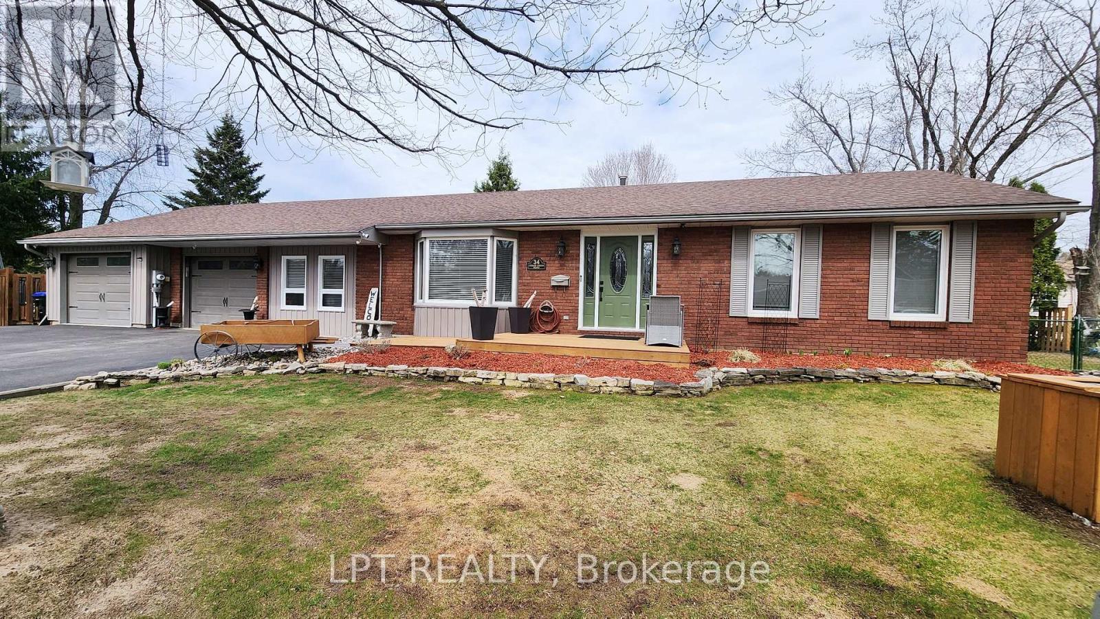 34 Cedar Creek Road, Springwater, Ontario  L9X 0P5 - Photo 2 - S12944004