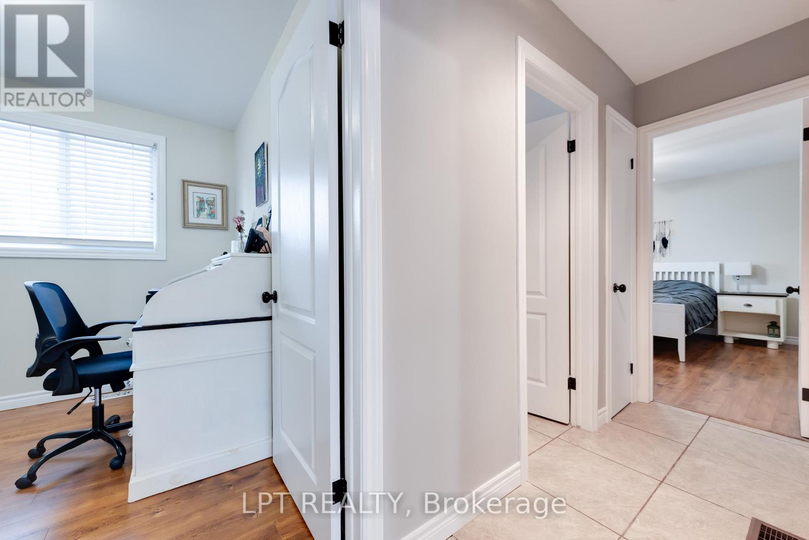 34 Cedar Creek Road, Springwater, Ontario  L9X 0P5 - Photo 17 - S12944004