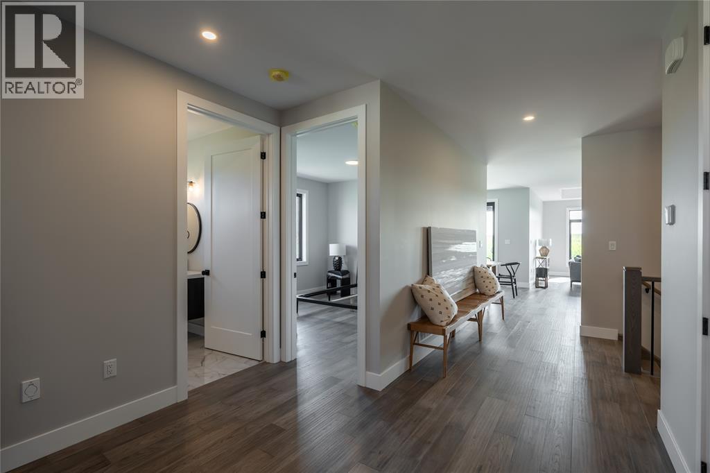 6936 Shoreside Drive, Plympton-Wyoming, Ontario  N0N 1E0 - Photo 3 - 26009123