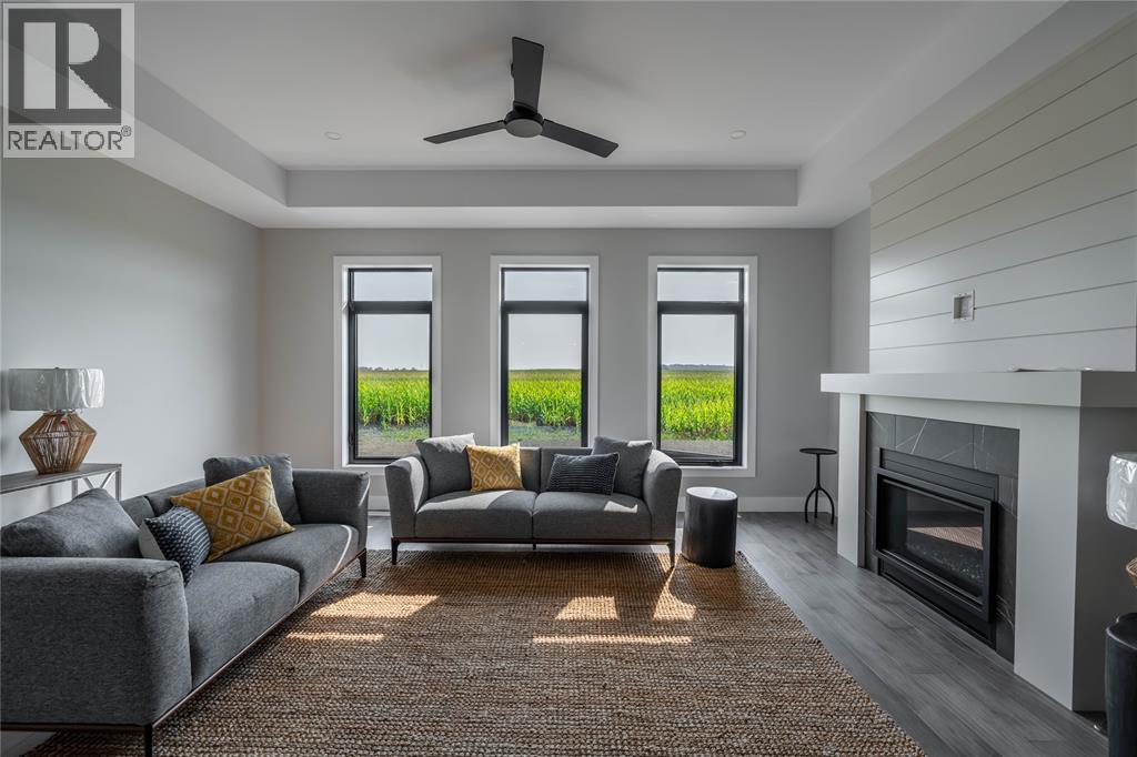 6936 Shoreside Drive, Plympton-Wyoming, Ontario  N0N 1E0 - Photo 6 - 26009123