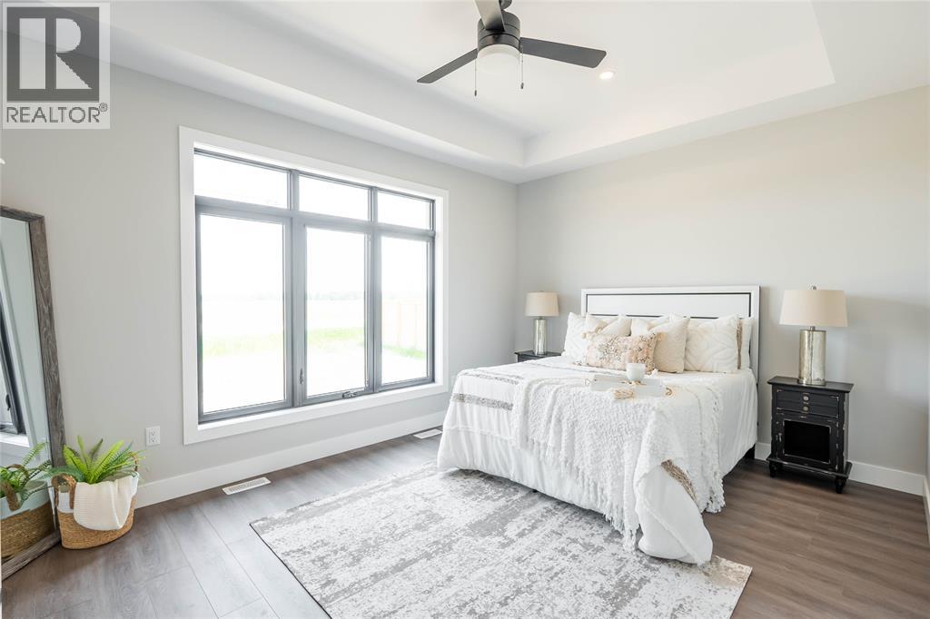 6747 Griffin Drive, Plympton-Wyoming, Ontario  N0N 1E0 - Photo 11 - 26009058