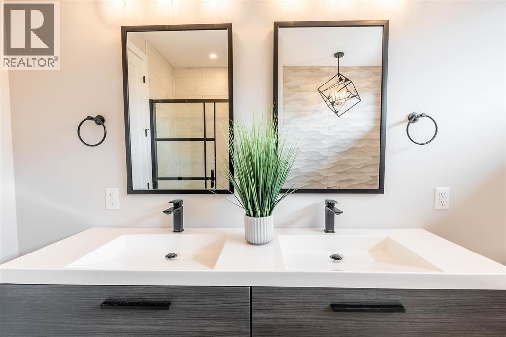 6747 Griffin Drive, Plympton-Wyoming, Ontario  N0N 1E0 - Photo 15 - 26009058