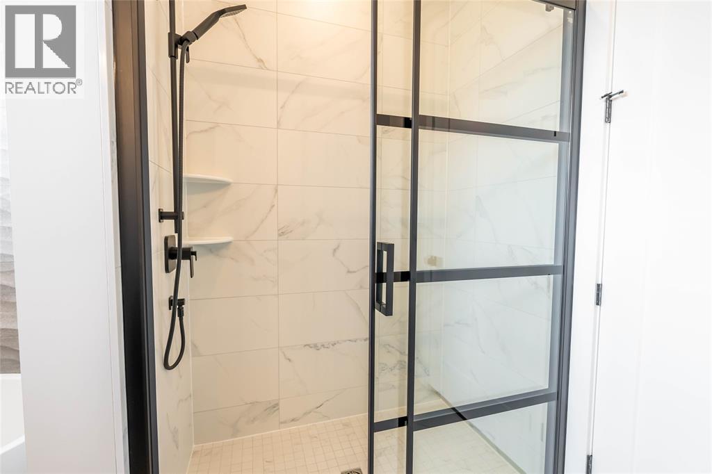 6747 Griffin Drive, Plympton-Wyoming, Ontario  N0N 1E0 - Photo 18 - 26009058