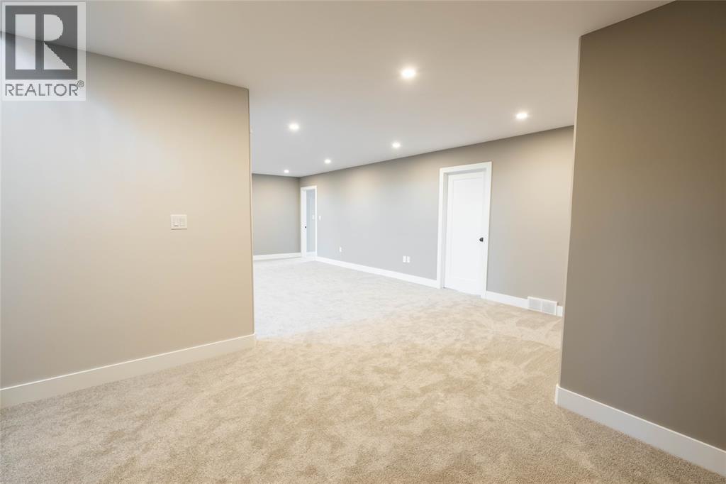 6747 Griffin Drive, Plympton-Wyoming, Ontario  N0N 1E0 - Photo 24 - 26009058