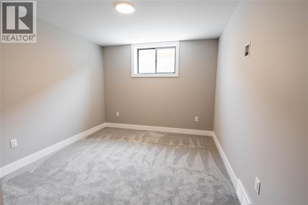 6747 Griffin Drive, Plympton-Wyoming, Ontario  N0N 1E0 - Photo 28 - 26009058