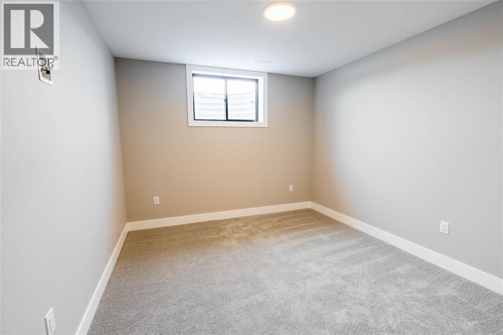 6747 Griffin Drive, Plympton-Wyoming, Ontario  N0N 1E0 - Photo 29 - 26009058