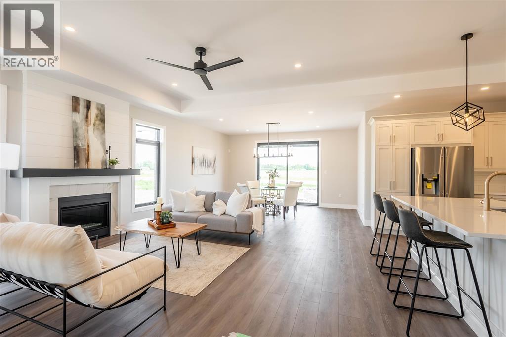 6747 Griffin Drive, Plympton-Wyoming, Ontario  N0N 1E0 - Photo 5 - 26009058